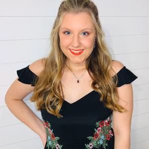 Meet your Posher, Elise